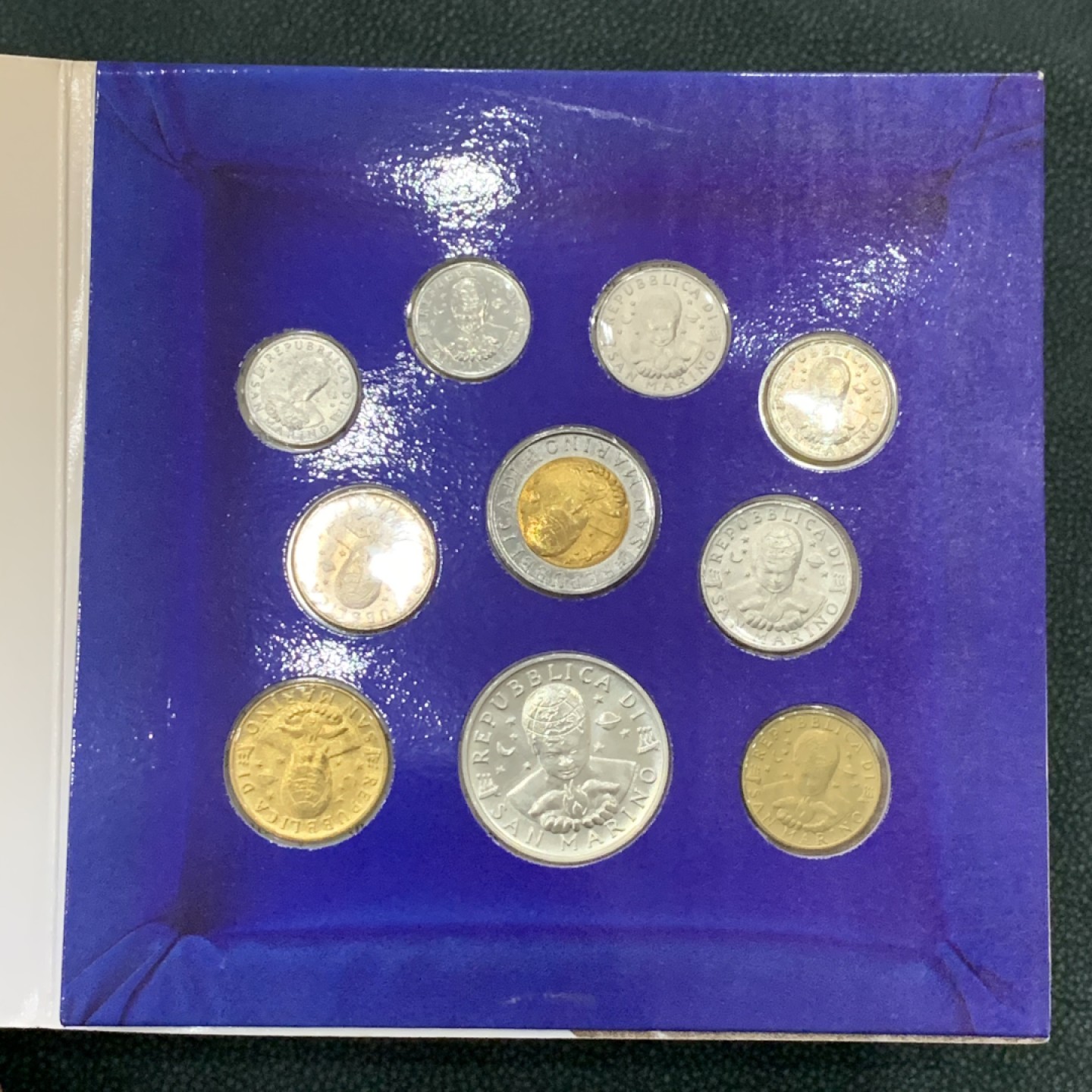 《竞宝斋》第140场-周日，周一，周四 3拍 (全场包邮) 圣马力诺 1996年 十枚套 不同面值 最大枚是银币1000里拉 原厂封装 非常漂亮