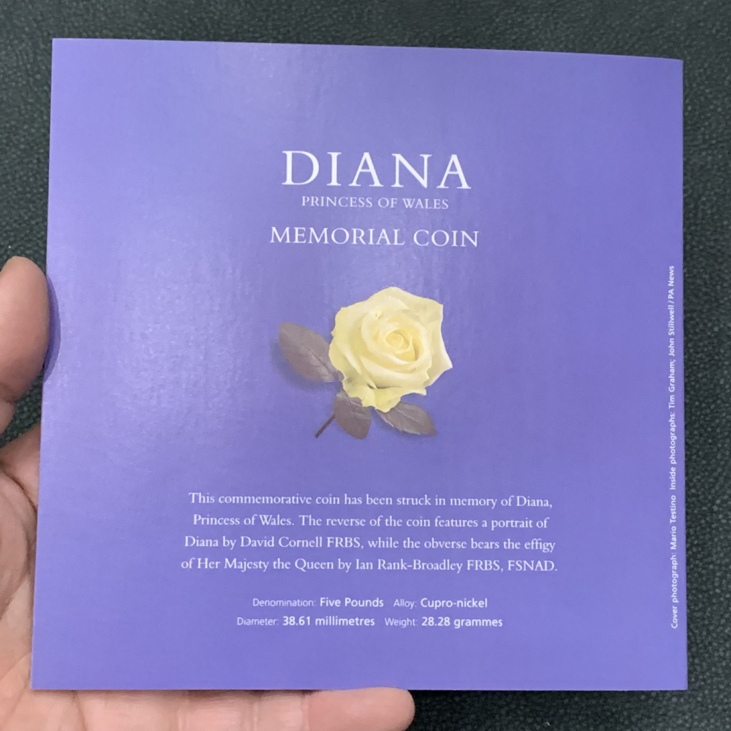 《竞宝斋》第140场-周日，周一，周四 3拍 (全场包邮) 英国 1999年 戴安娜5镑 克朗型大镍币 原包装 非常稀少