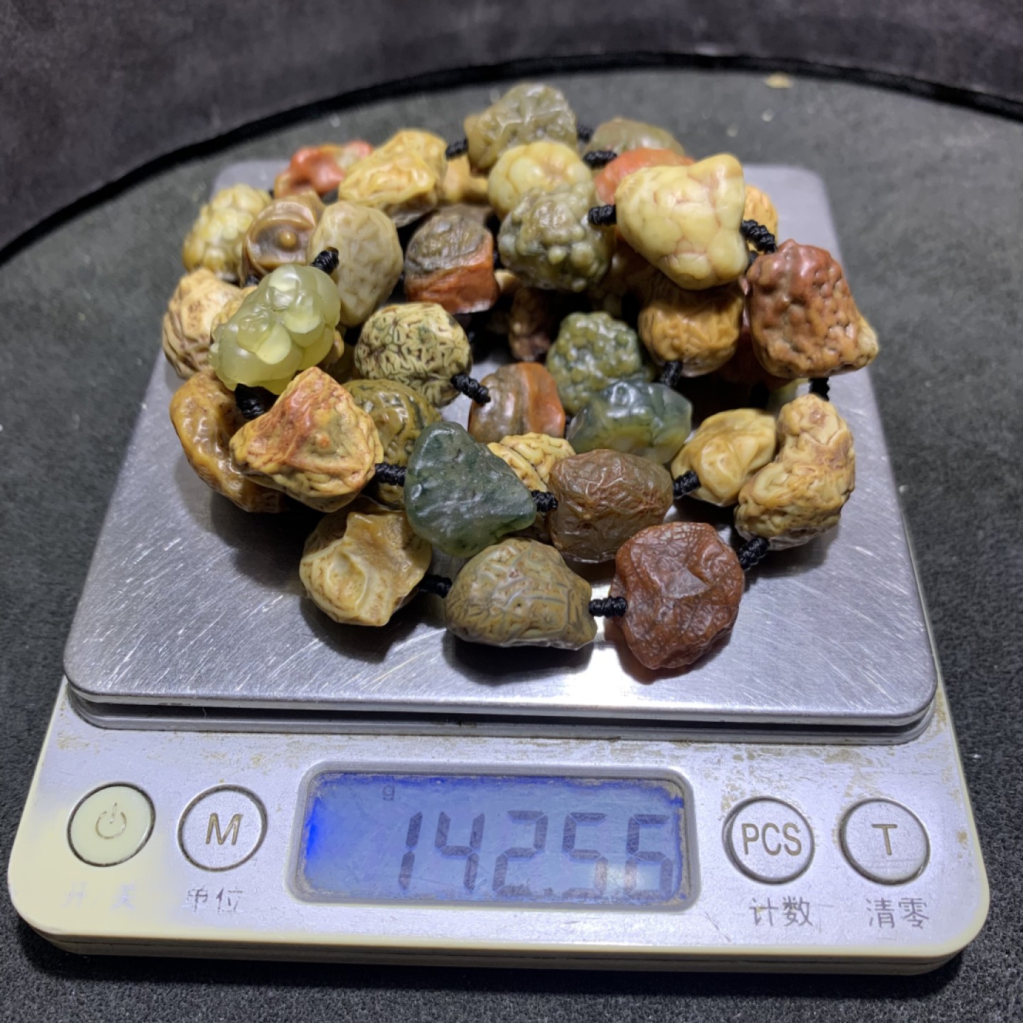 精美阿拉善大颗粒筋脉石项链一条