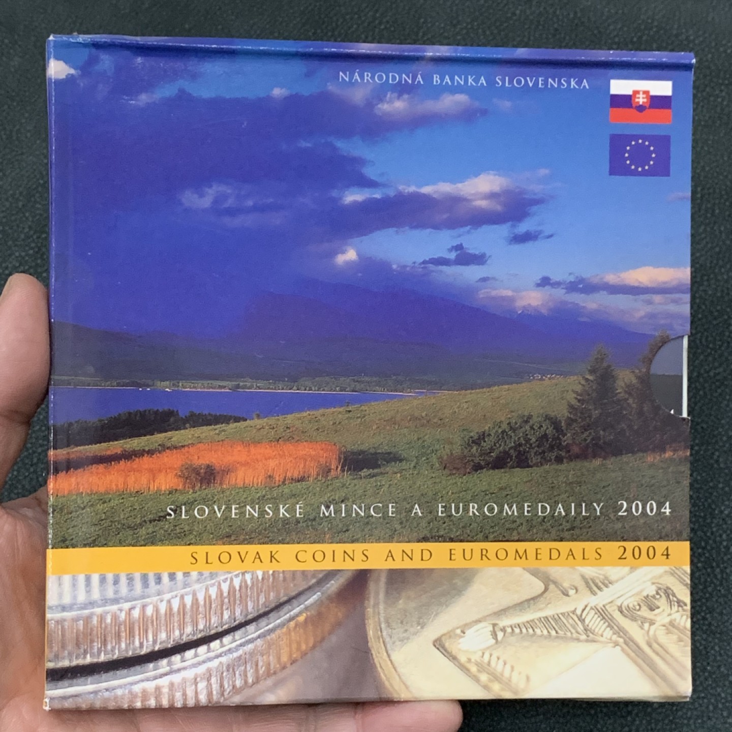 《竞宝斋》第140场-周日，周一，周四 3拍 (全场包邮) 斯洛伐克2004年 八枚套不同面值 原厂封装套币