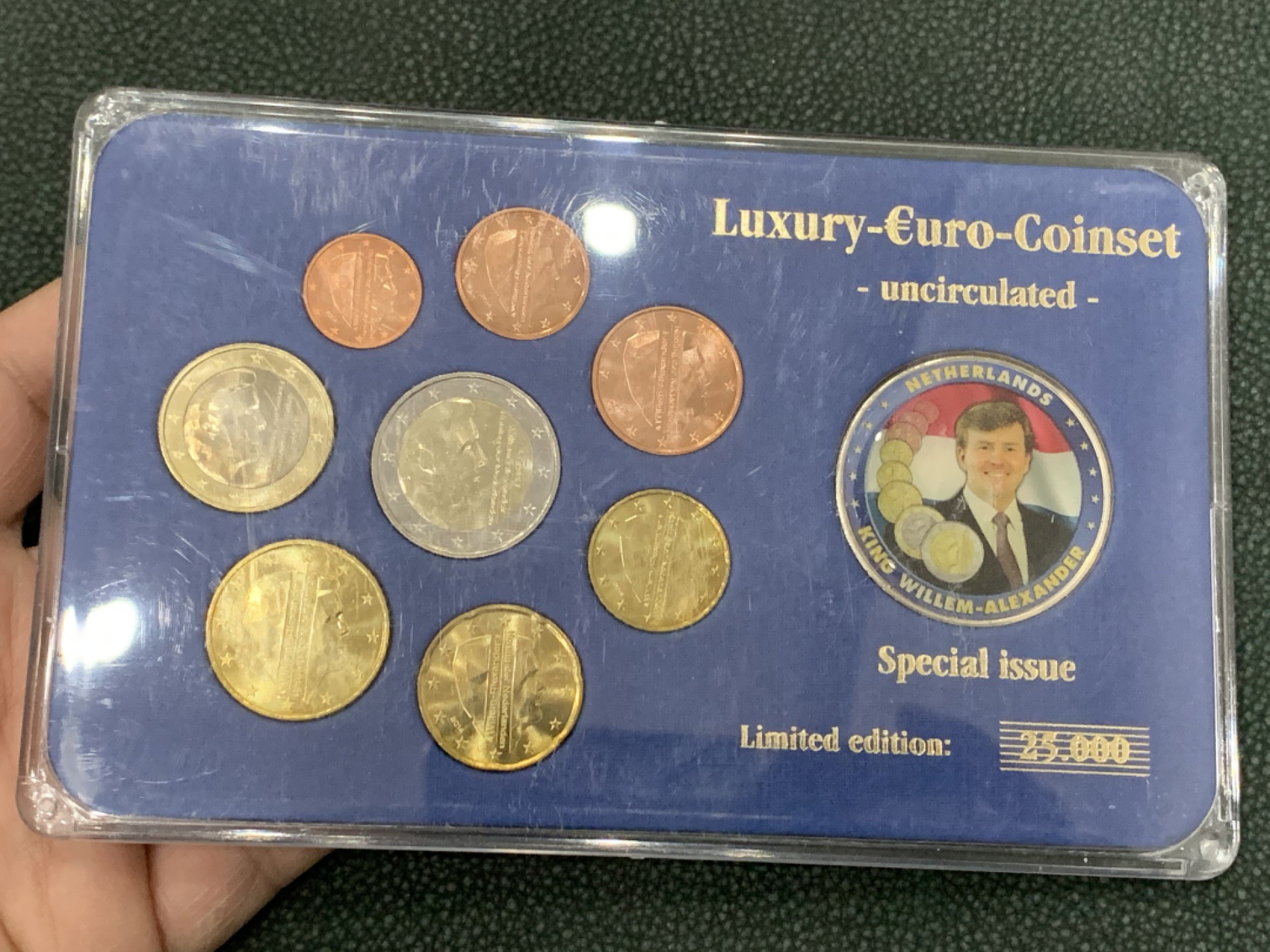 《竞宝斋》第140场-周日，周一，周四 3拍 (全场包邮) 卢森堡 欧元套币八枚 +彩色章一枚