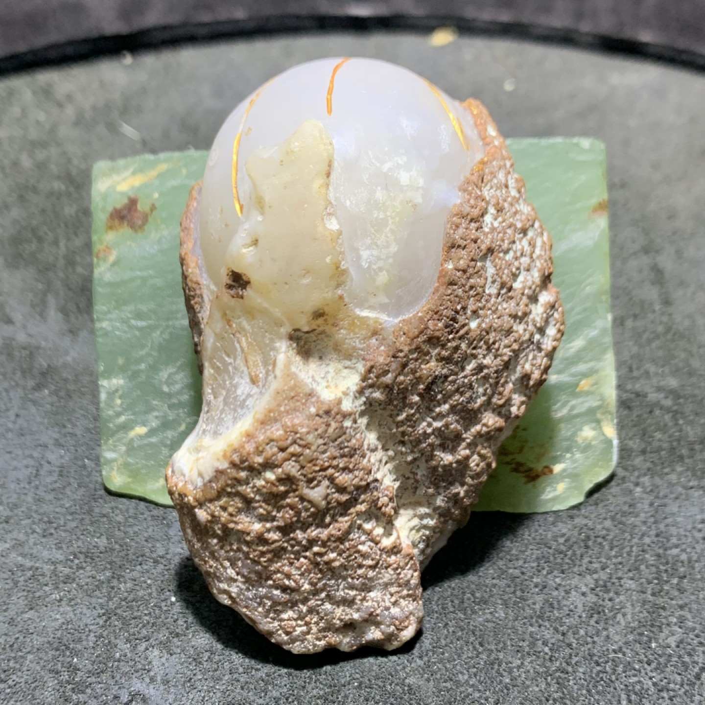 精美阜新玛瑙原皮雕刻富甲天下把件一个！