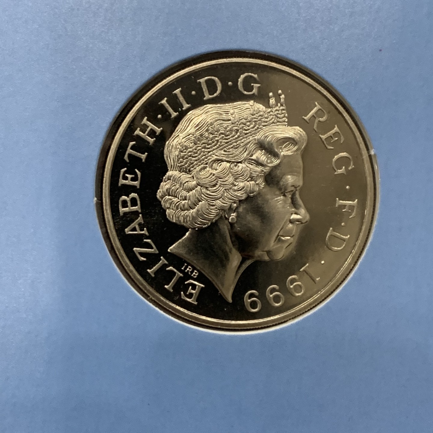 《竞宝斋》第140场-周日，周一，周四 3拍 (全场包邮) 英国 1999年 戴安娜5镑 克朗型大镍币 原包装 非常稀少