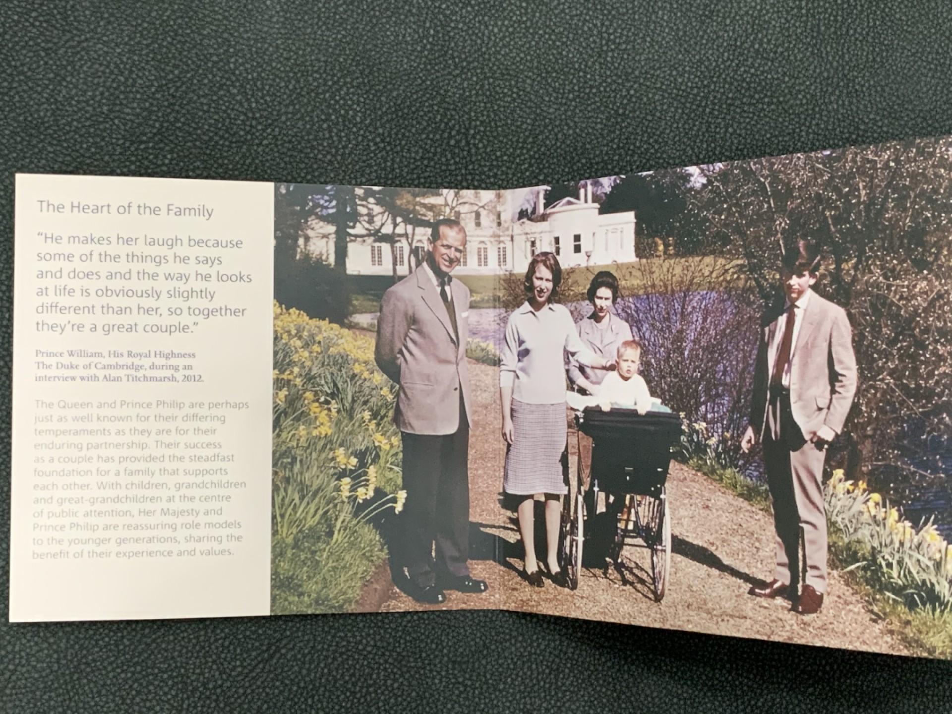 《竞宝斋》第140场-周日，周一，周四 3拍 (全场包邮) 英国 2017年 铂金婚纪念 5镑 克朗型大镍币 原包装 非常稀少