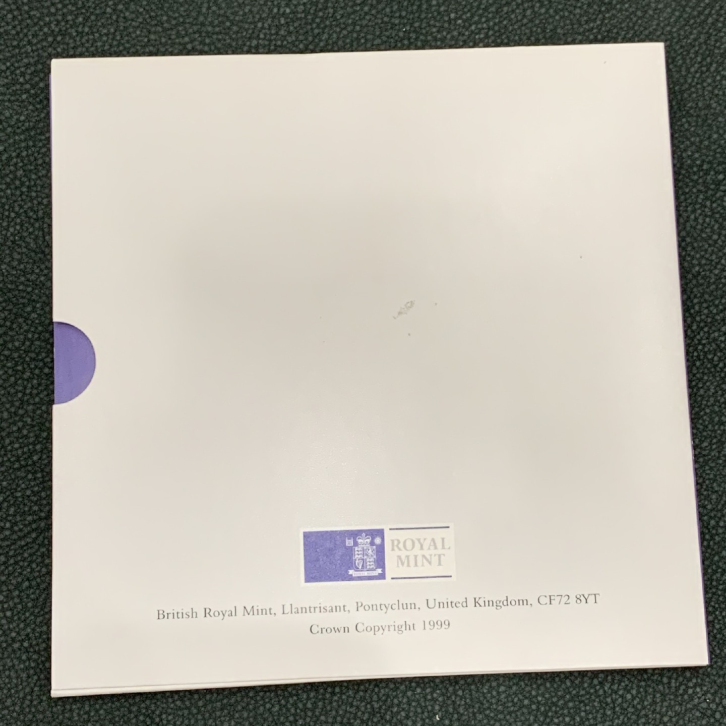 《竞宝斋》第140场-周日，周一，周四 3拍 (全场包邮) 英国 1999年 戴安娜5镑 克朗型大镍币 原包装 非常稀少