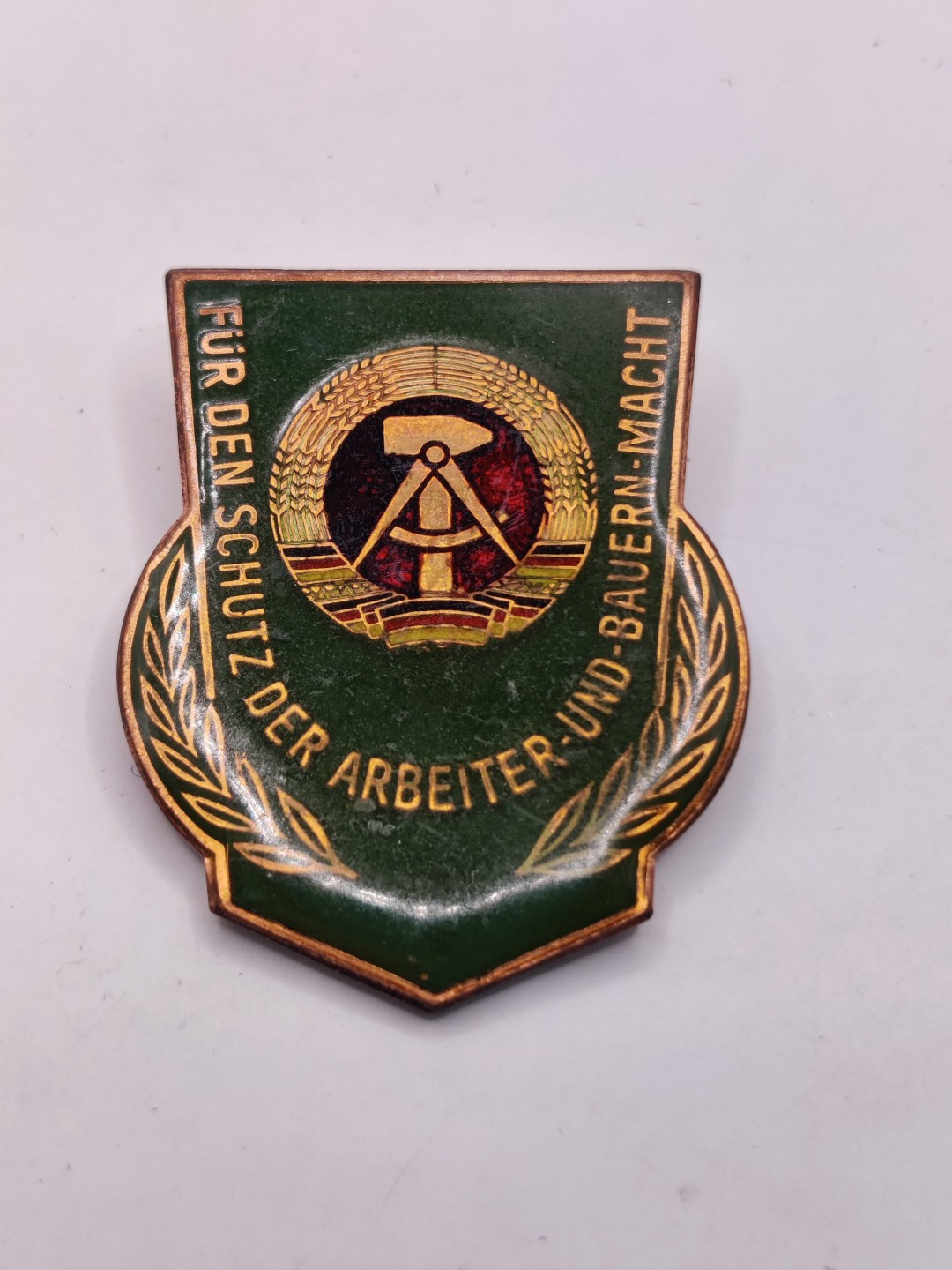 全场0元起拍 第35期 咸鱼国勋章拍卖专场 3月5日（周日）下午6：00开始 东德警察证章