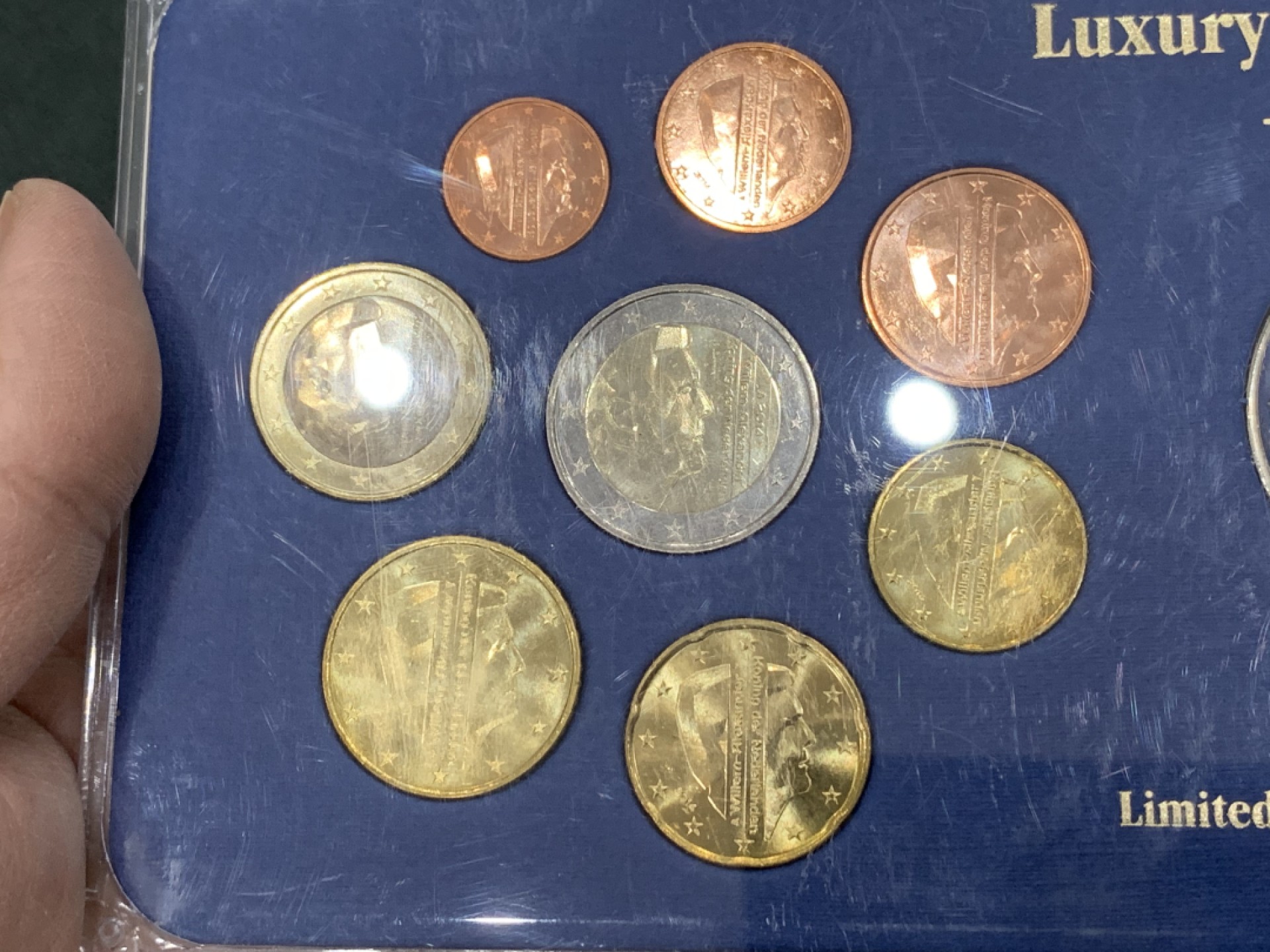 《竞宝斋》第140场-周日，周一，周四 3拍 (全场包邮) 卢森堡 欧元套币八枚 +彩色章一枚