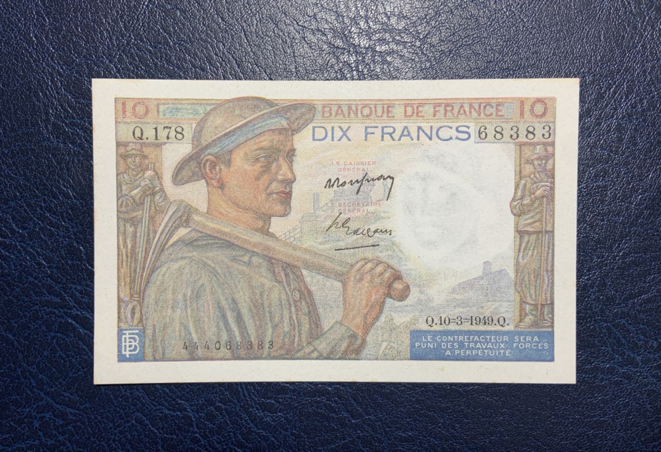 收藏联盟Quantum Auction 第236期拍卖 法国1949年10法郎 品相UNC- 边缘黄点 无针孔