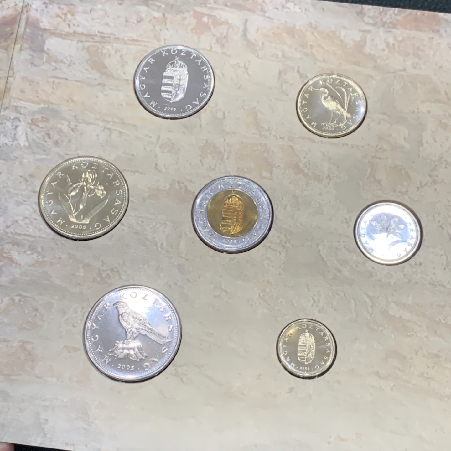 《竞宝斋》第140场-周日，周一，周四 3拍 (全场包邮) 匈牙利 2005年 八枚套不同面值 原厂封装套币 8000套发行量 暴涨品种