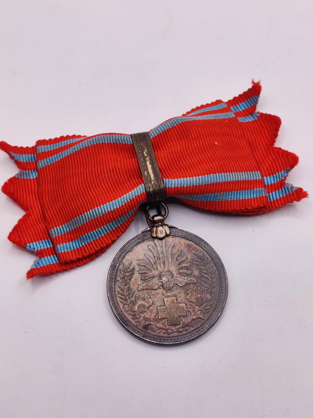 全场0元起拍 第35期 咸鱼国勋章拍卖专场 3月5日（周日）下午6：00开始 女版赤十字社员章裸章 银制