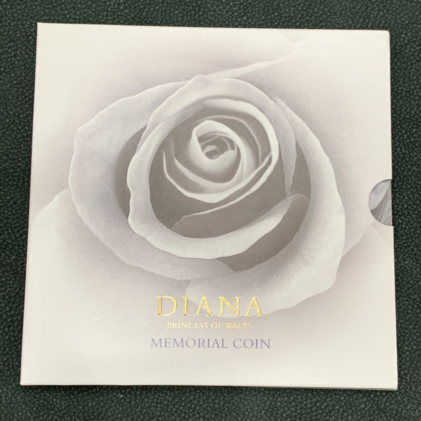 《竞宝斋》第140场-周日，周一，周四 3拍 (全场包邮) 英国 1999年 戴安娜5镑 克朗型大镍币 原包装 非常稀少