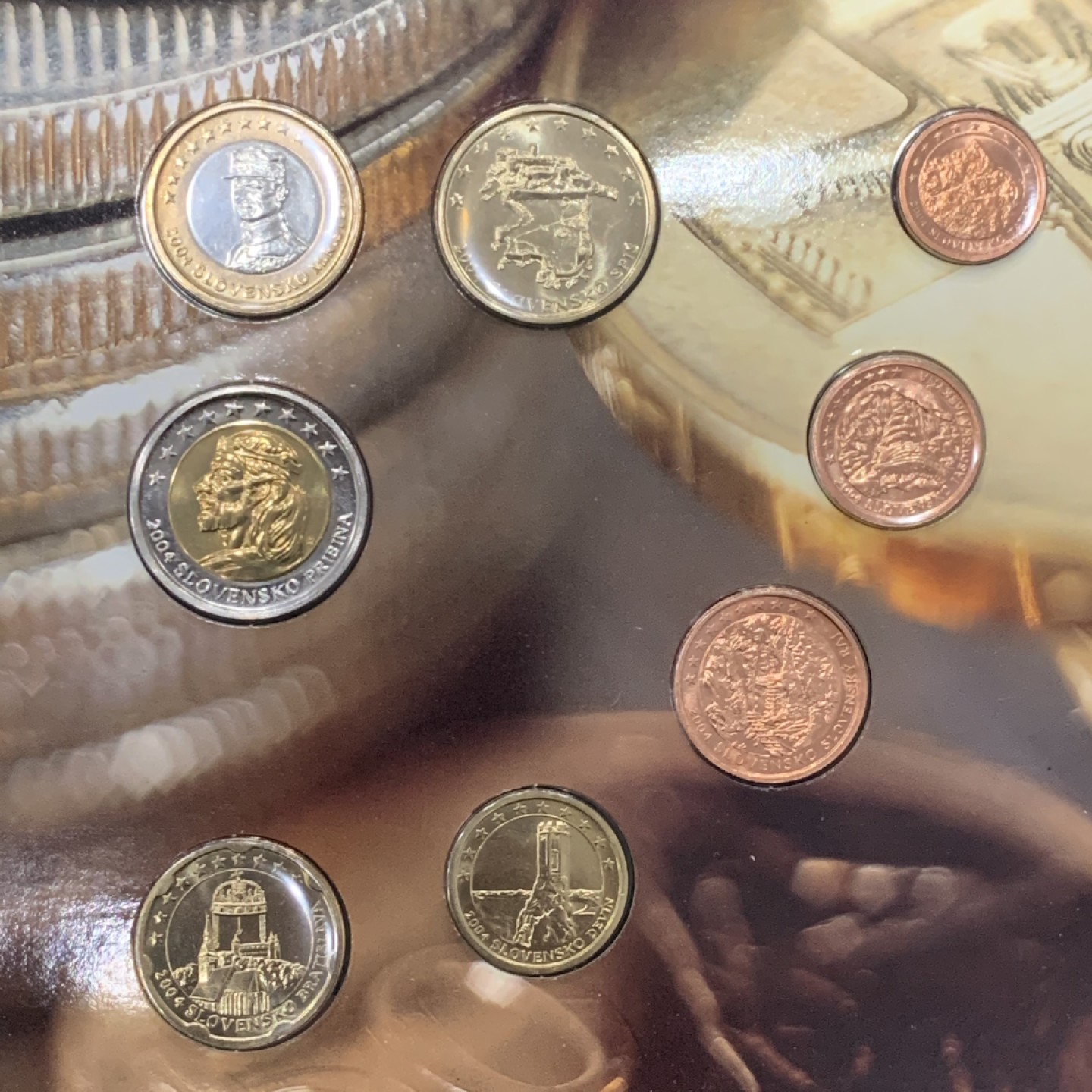 《竞宝斋》第140场-周日，周一，周四 3拍 (全场包邮) 斯洛伐克2004年 八枚套不同面值 原厂封装套币