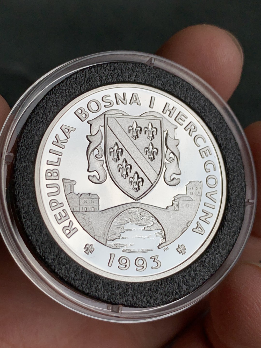 《竞宝斋》第140场-周日，周一，周四 3拍 (全场包邮) 波黑1993年 21ECU 精制银币 红盒子 证书