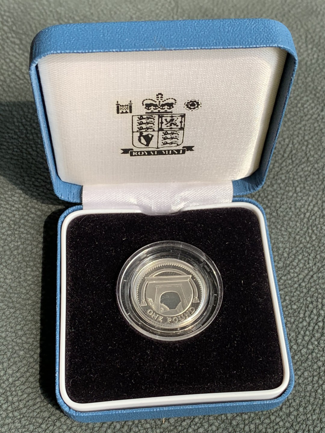 《竞宝斋》第140场-周日，周一，周四 3拍 (全场包邮) 英国2006年 埃及拱桥 1镑精制银币PROOF 原盒证书