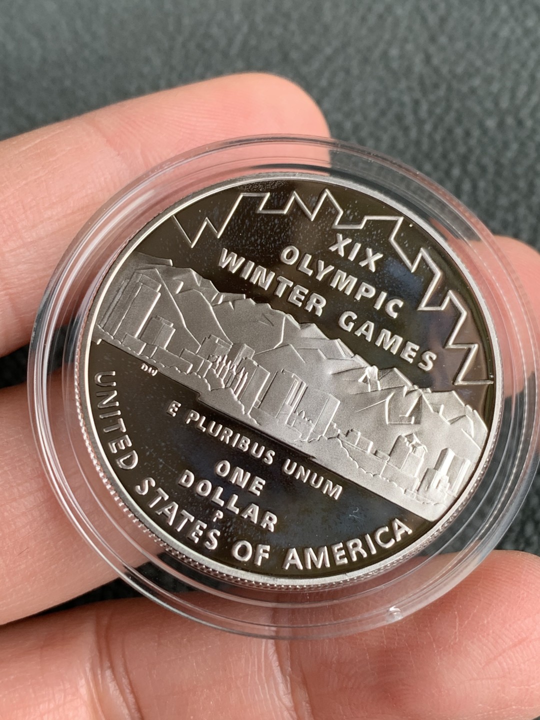 《竞宝斋》第140场-周日，周一，周四 3拍 (全场包邮) 美国2002年 1美元精制大银币 