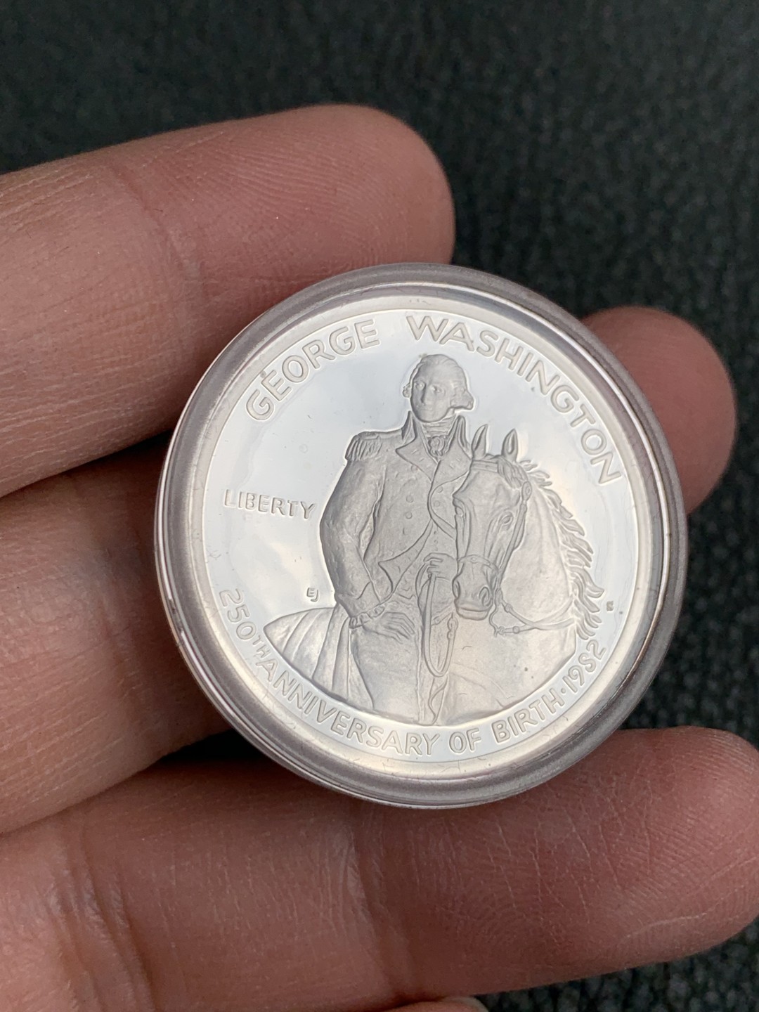 《竞宝斋》第140场-周日，周一，周四 3拍 (全场包邮) 美国1982年 华盛顿骑马 1/2美元 精制银币 原盒证书