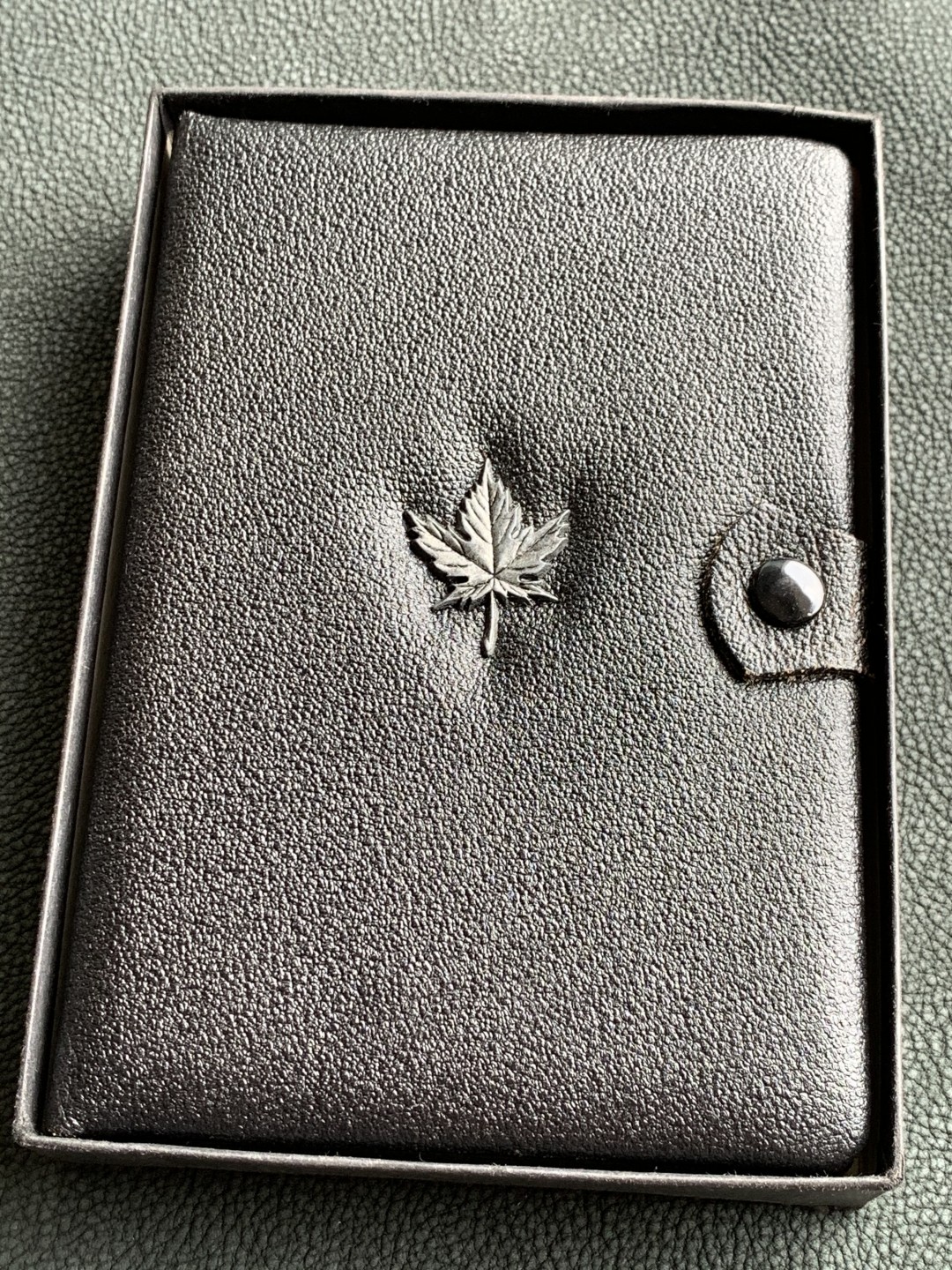 《竞宝斋》第140场-周日，周一，周四 3拍 (全场包邮) 加拿大 1979年 精制七枚套 其中最大1元是银币 原盒证书