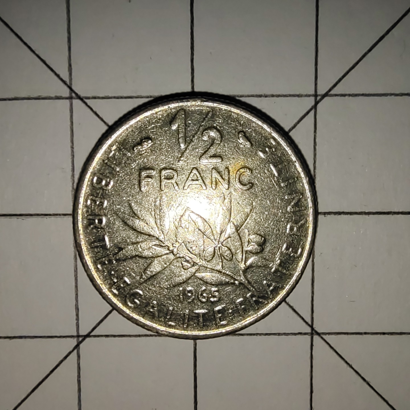 世界硬币第13期(满20包邮，可多场累计。捡漏，无押金，无佣金) 法国1/2法郎1965年