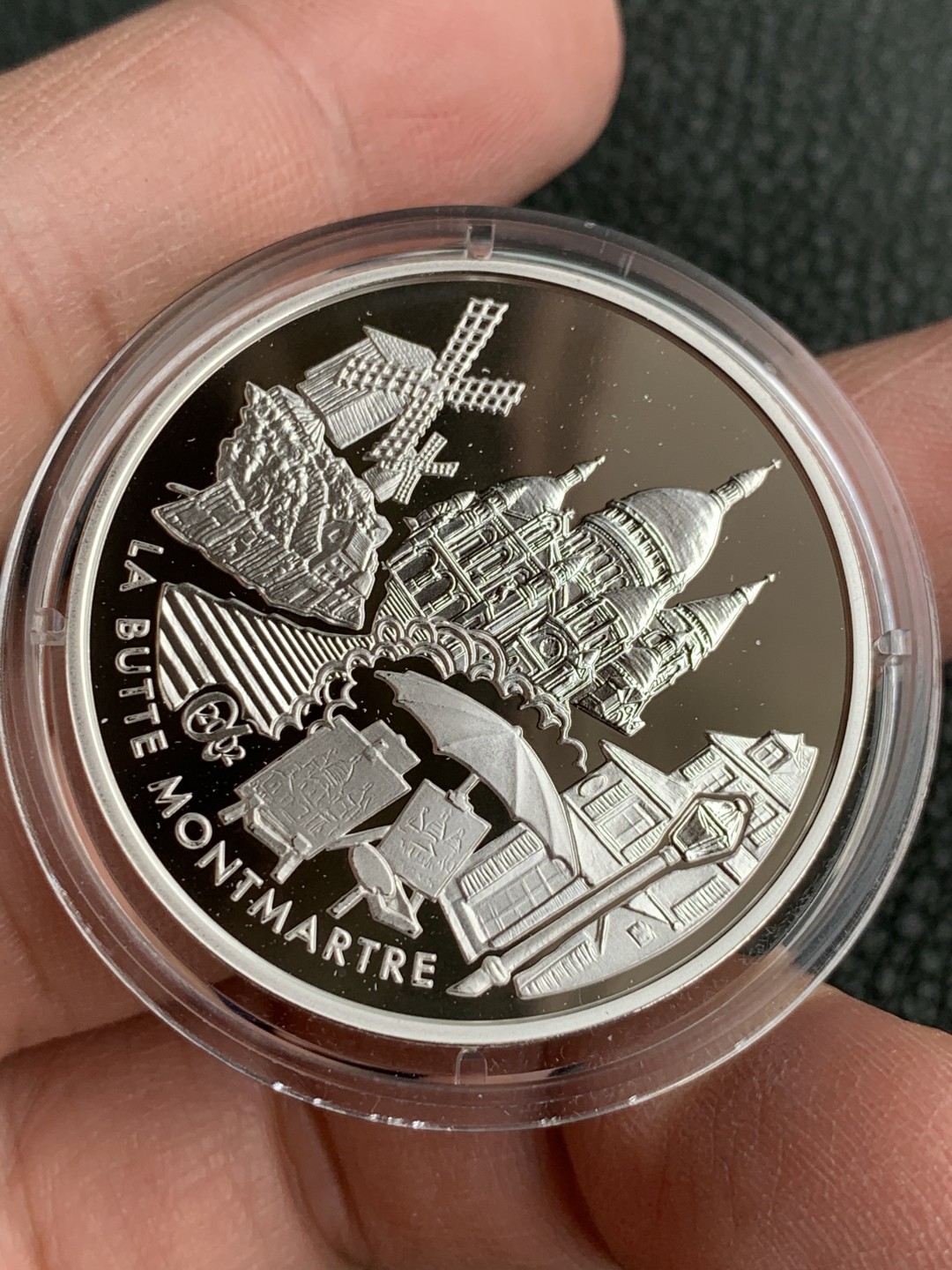 《竞宝斋》第140场-周日，周一，周四 3拍 (全场包邮) 法国2002年 蒙马特 1 1/2欧元精制大银币 PROOF 原盒证书