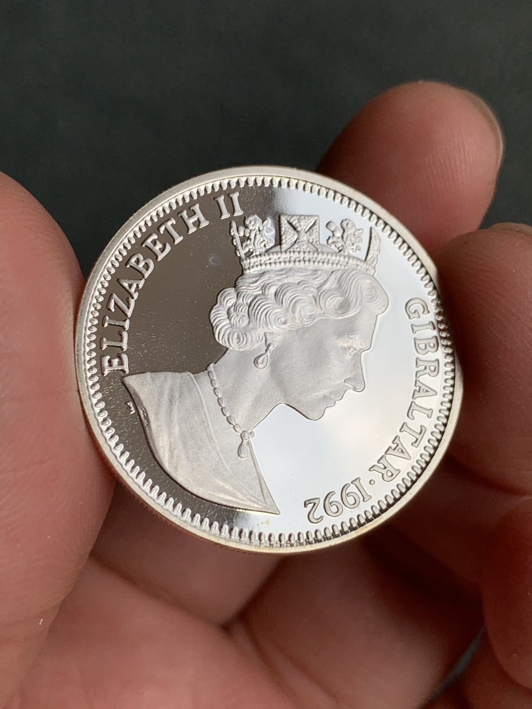 《竞宝斋》第140场-周日，周一，周四 3拍 (全场包邮) 直布罗陀1992年 骑士 14ECUS/10镑银币 红盒子证书