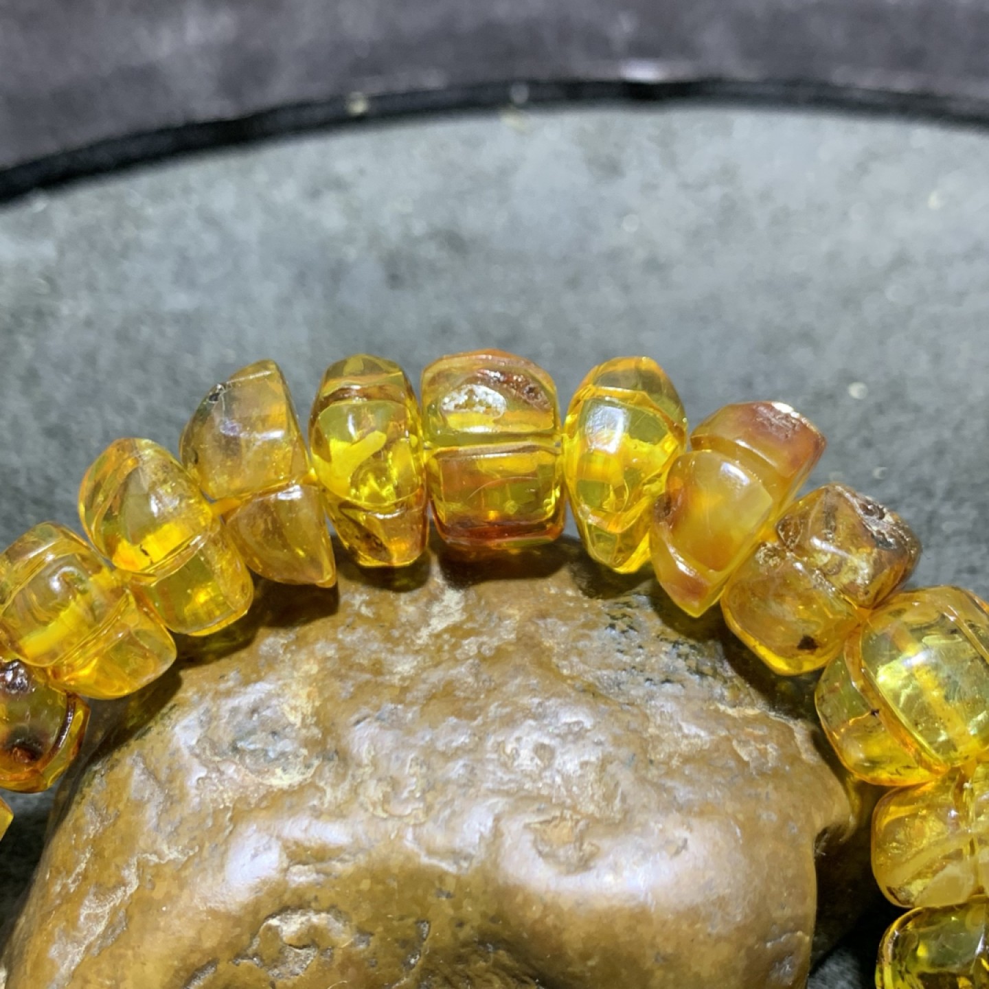 天然金珀随形南瓜珠手串1条！