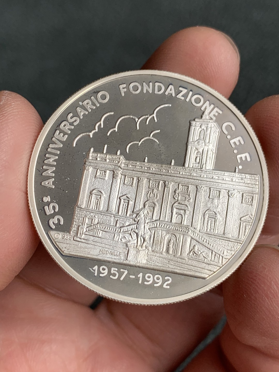 《竞宝斋》第140场-周日，周一，周四 3拍 (全场包邮) 意大利1992年 ECU大银币 精制proof 木盒子证书 25克