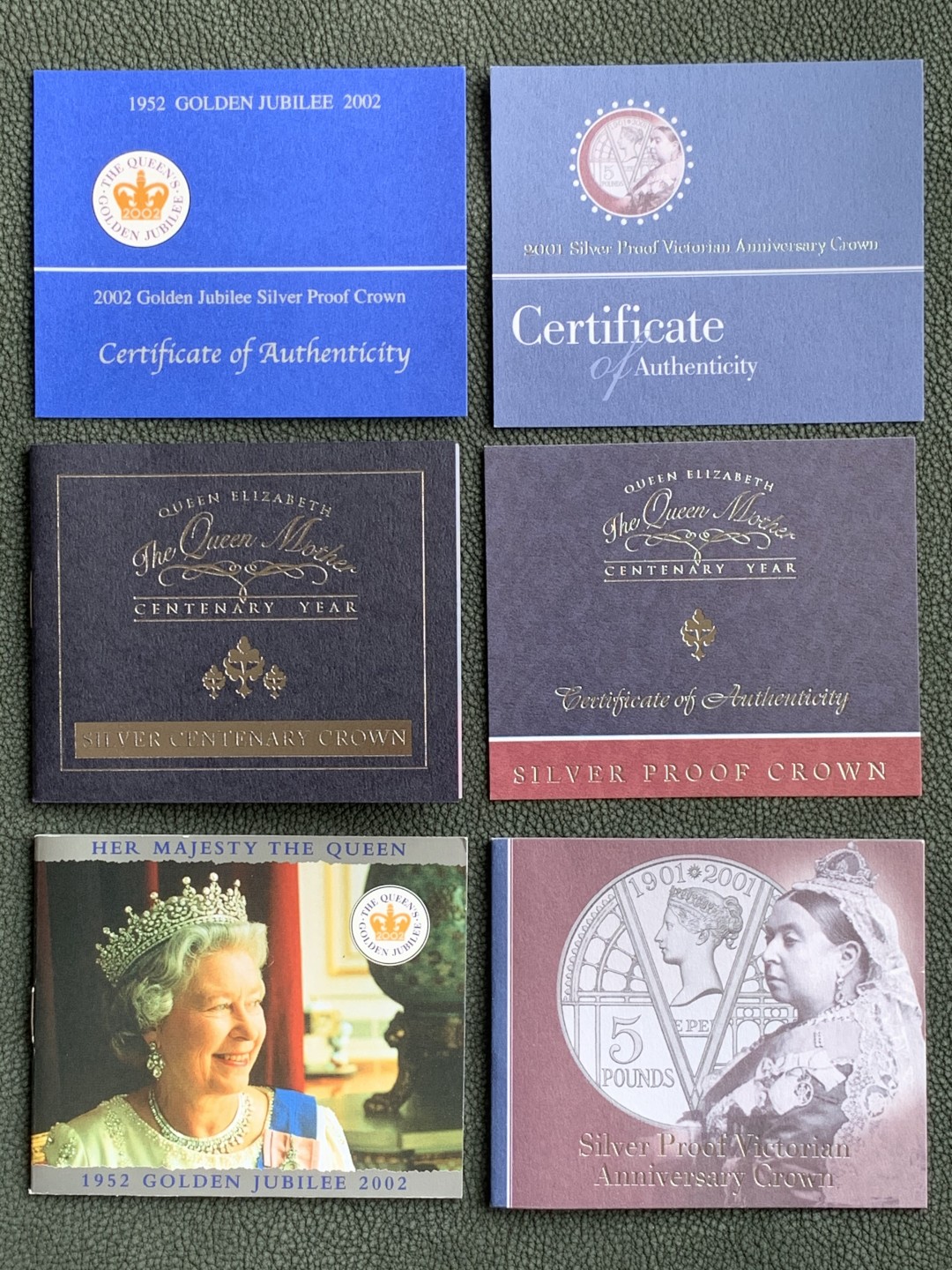 《竞宝斋》第140场-周日，周一，周四 3拍 (全场包邮) 英国2000/2001/2002年 女王加冕纪念 三枚套精制大银币 Silver (.925) • 28.28 g 总计84.84克