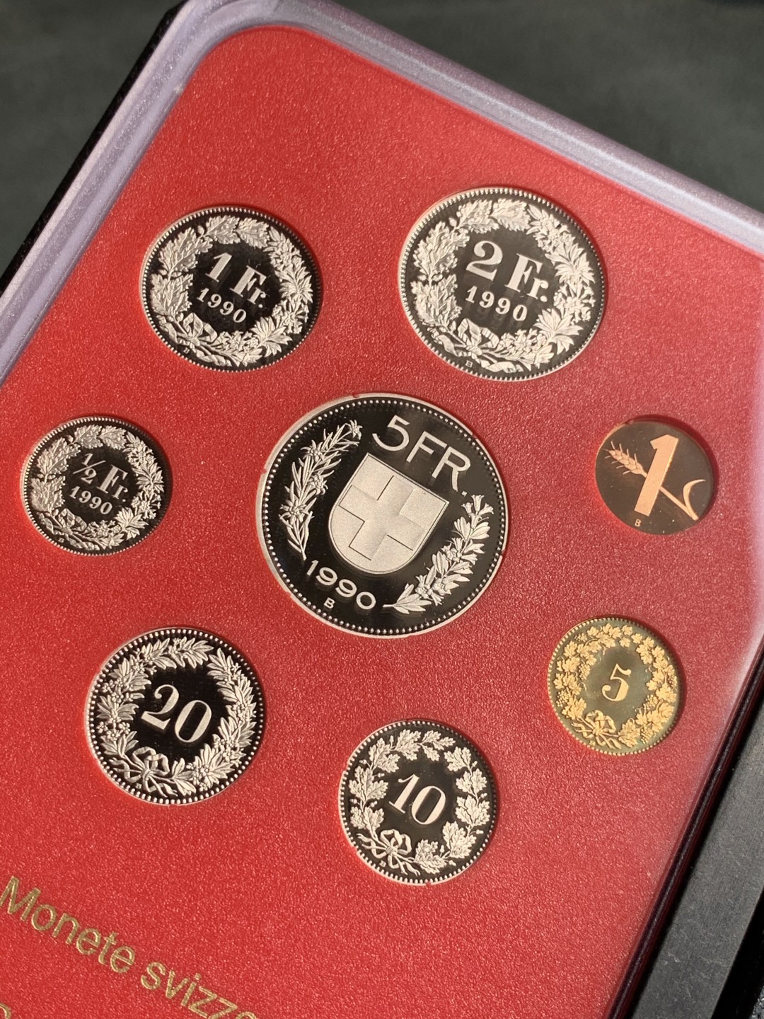 《竞宝斋》第140场-周日，周一，周四 3拍 (全场包邮) 瑞士1990年 八枚套 不同面值精制PROOF套币 