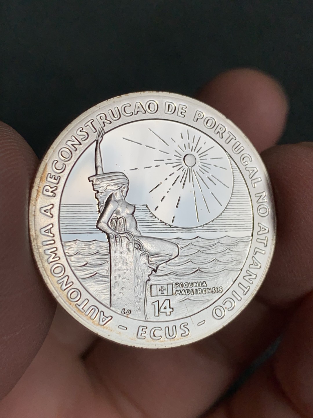 《竞宝斋》第140场-周日，周一，周四 3拍 (全场包邮) 马德拉岛 1994年 美人日出图 14ECU精制银币 红盒子带证书