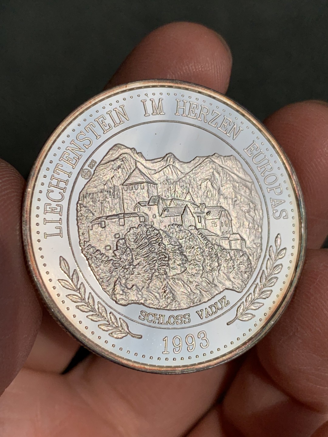 《竞宝斋》第140场-周日，周一，周四 3拍 (全场包邮) 列支敦士登 1993年 20ECU精制大银币 木盒证书