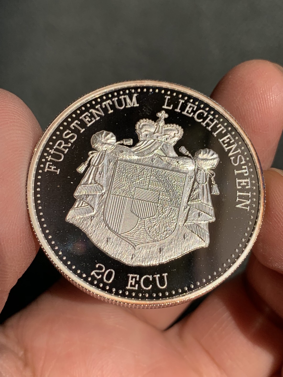 《竞宝斋》第140场-周日，周一，周四 3拍 (全场包邮) 列支敦士登 1993年 20ECU精制大银币 木盒证书
