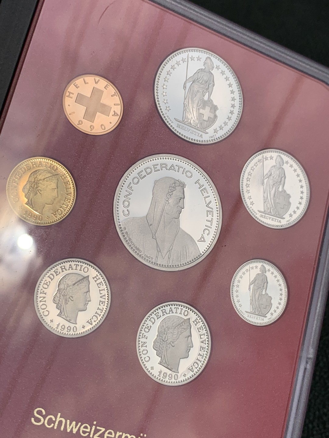 《竞宝斋》第140场-周日，周一，周四 3拍 (全场包邮) 瑞士1990年 八枚套 不同面值精制PROOF套币 