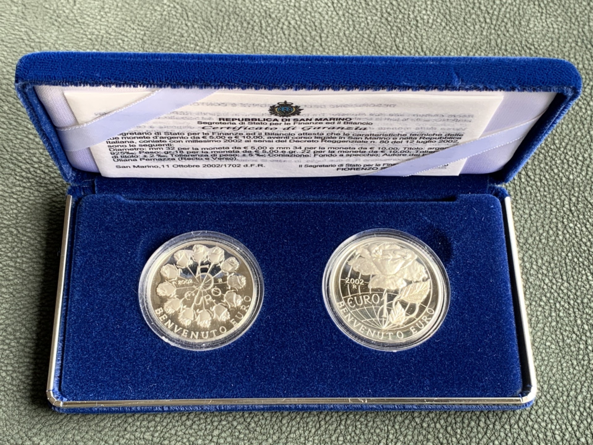 《竞宝斋》第140场-周日，周一，周四 3拍 (全场包邮) 圣马力诺2002年 第一套欧元纪念 5/10欧元 精制银币 原盒证书