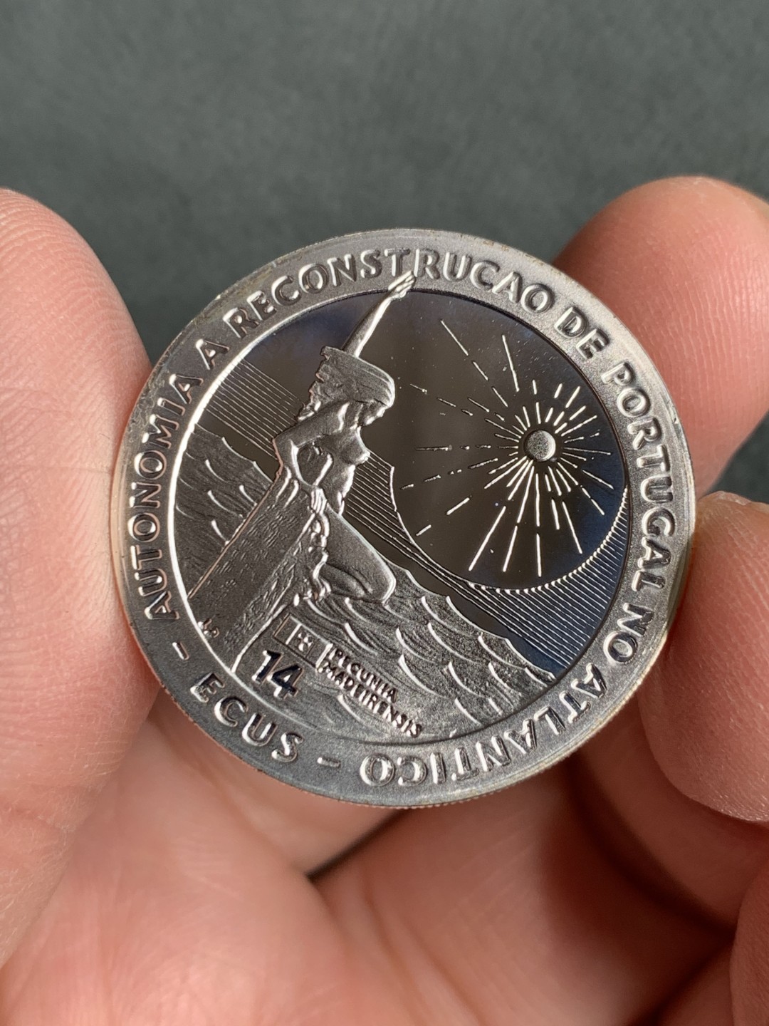 《竞宝斋》第140场-周日，周一，周四 3拍 (全场包邮) 马德拉岛 1994年 美人日出图 14ECU精制银币 红盒子带证书