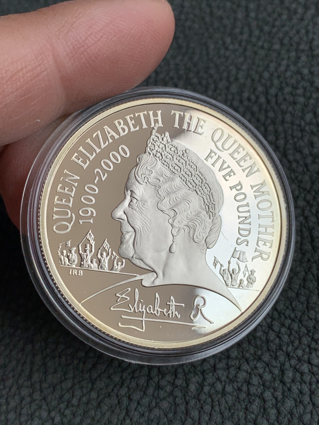 《竞宝斋》第140场-周日，周一，周四 3拍 (全场包邮) 英国2000/2001/2002年 女王加冕纪念 三枚套精制大银币 Silver (.925) • 28.28 g 总计84.84克