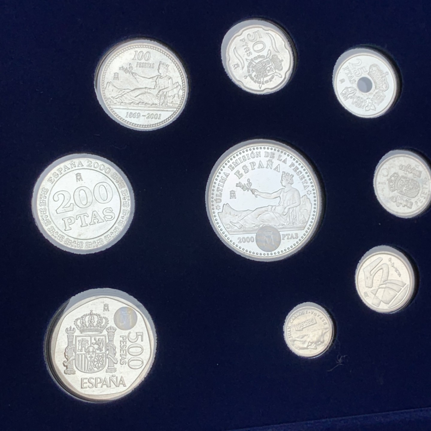 《竞宝斋》第140场-周日，周一，周四 3拍 (全场包邮) 西班牙2001年 最后一套比塞塔试铸银币 普通的小面值都是铜镍币 原盒证书 可以分拆评级卖 非常罕见
