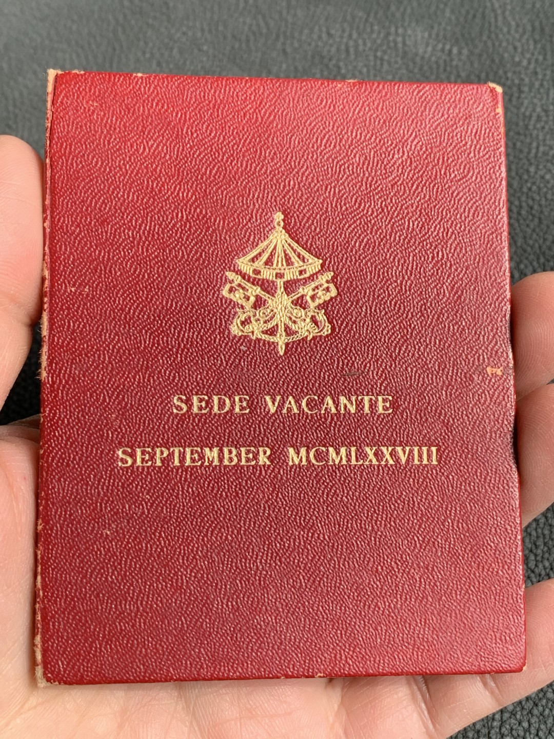 《竞宝斋》第140场-周日，周一，周四 3拍 (全场包邮) 梵蒂冈1978年九月 教皇缺位 500里拉银币 红本原装 少见