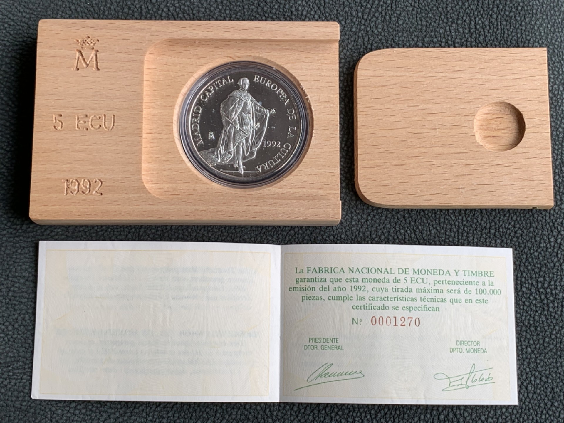 《竞宝斋》第140场-周日，周一，周四 3拍 (全场包邮) 西班牙1992年 5ECU 精制大银币 33.6克 原盒证书