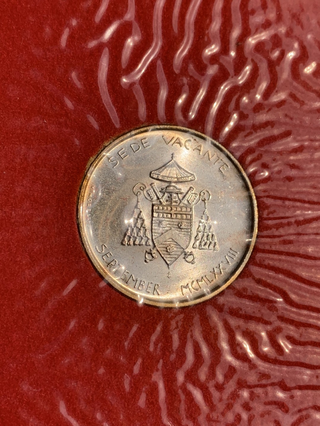 《竞宝斋》第140场-周日，周一，周四 3拍 (全场包邮) 梵蒂冈1978年九月 教皇缺位 500里拉银币 红本原装 少见