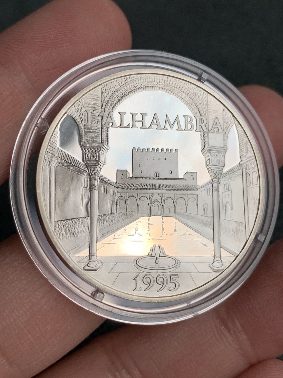 《竞宝斋》第140场-周日，周一，周四 3拍 (全场包邮) 法国1995年 阿尔罕布拉宫 100法郎精制大银币 原盒证书