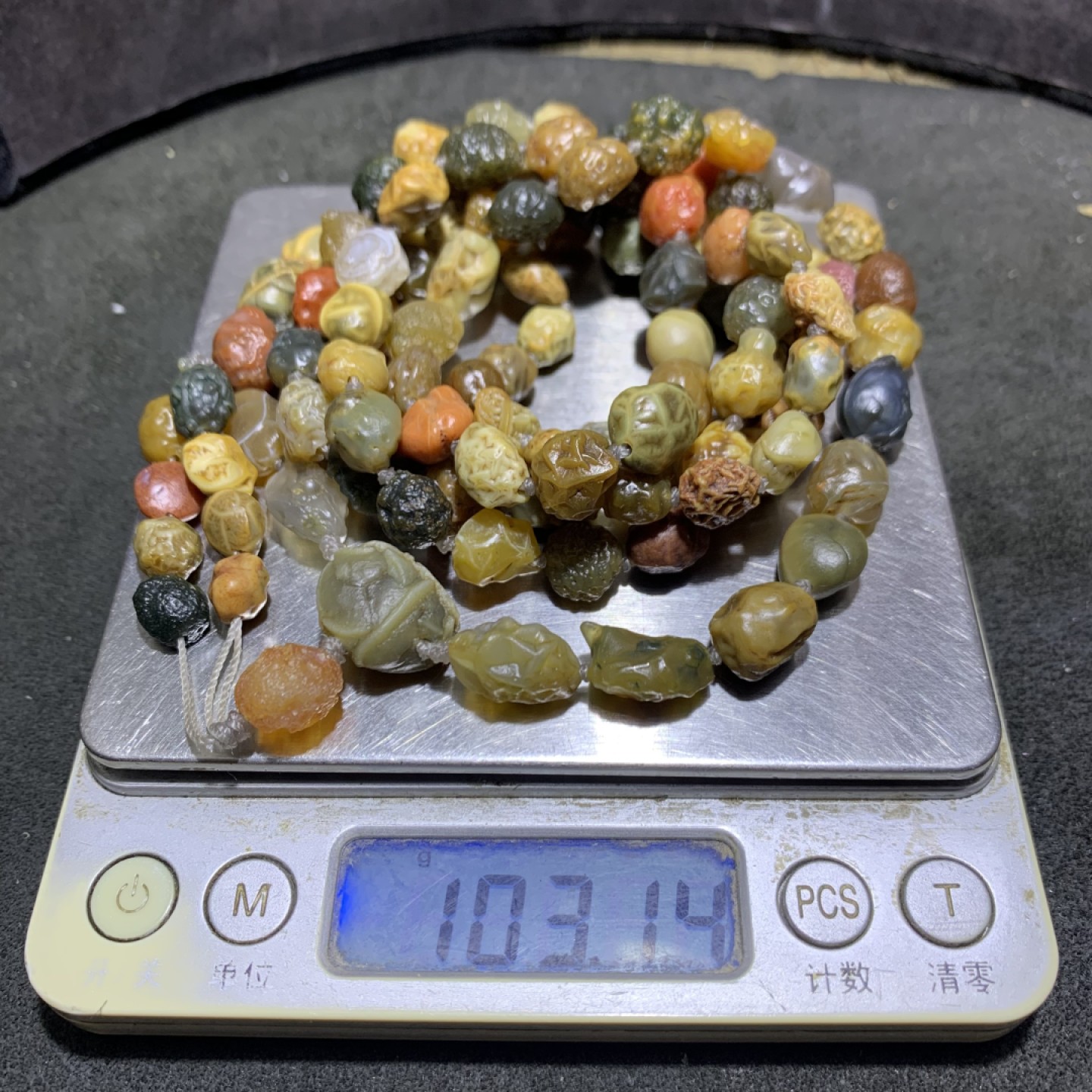 精美阿拉善戈壁筋脉玛瑙原石108项链一条，