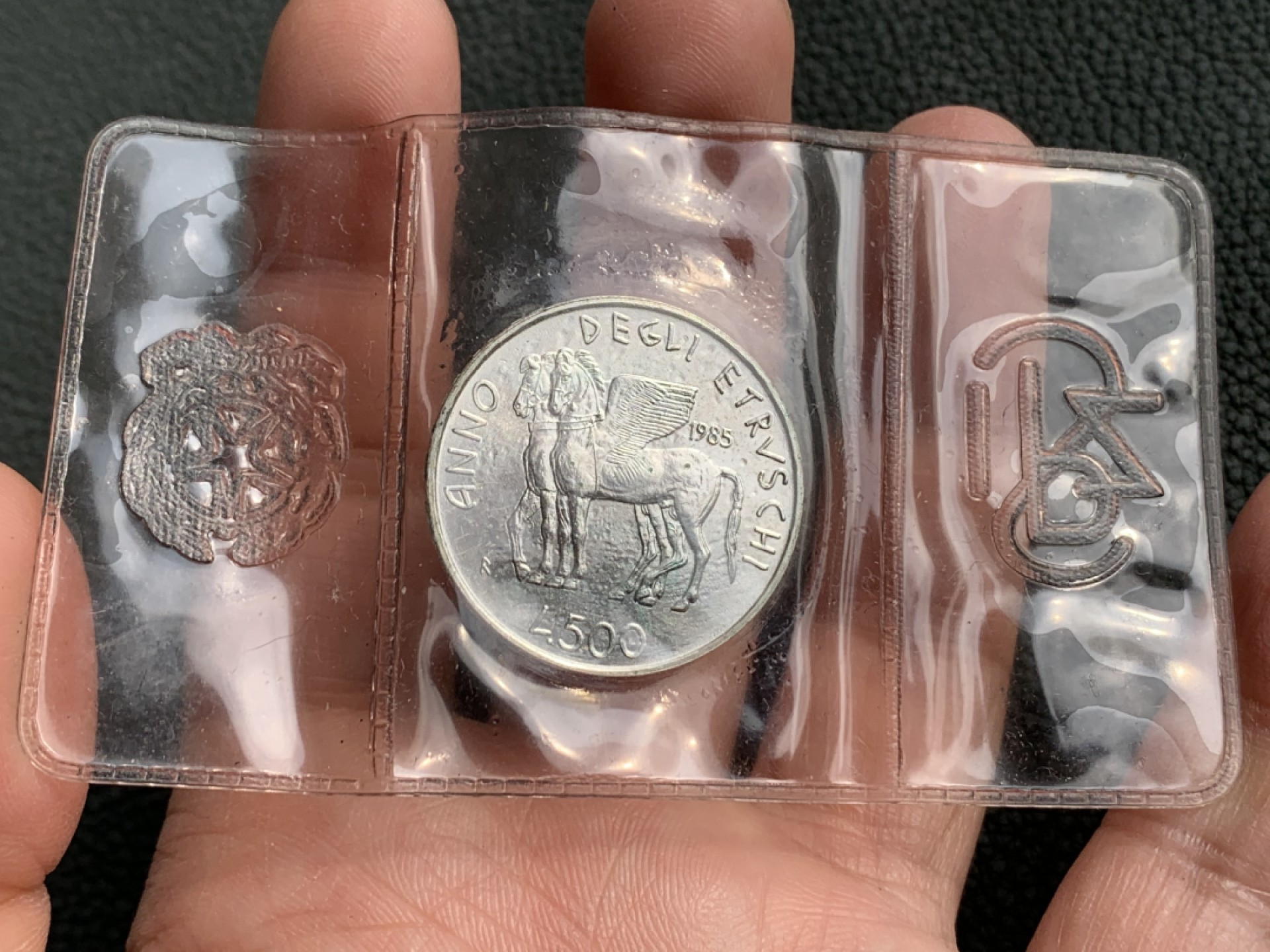 《竞宝斋》第140场-周日，周一，周四 3拍 (全场包邮) 意大利 1985年 飞马 500里拉银币 原包装