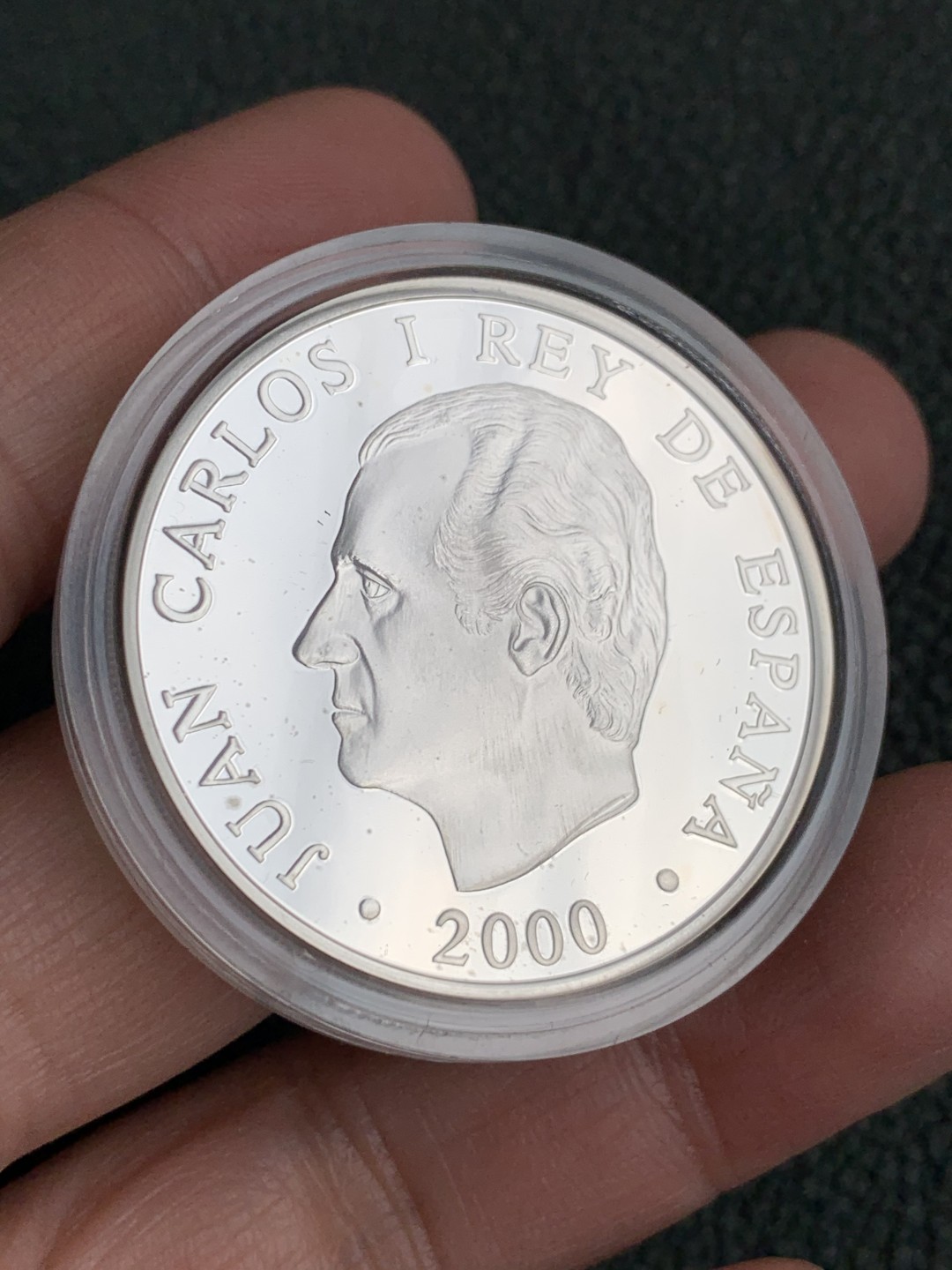 《竞宝斋》第140场-周日，周一，周四 3拍 (全场包邮) 西班牙2000年 建城700周年纪念 2000比塞塔精制大银币 原盒证书