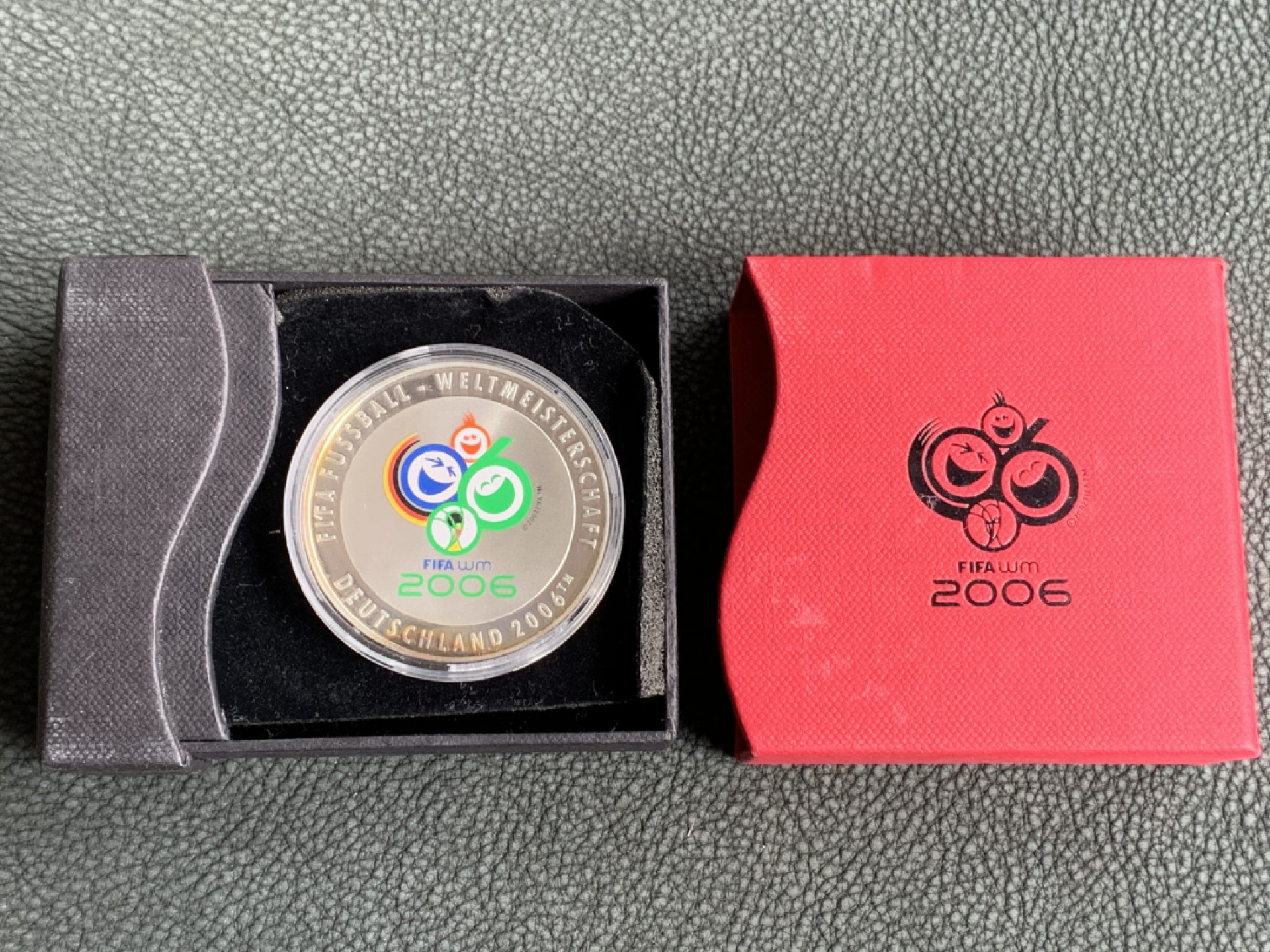 《竞宝斋》第140场-周日，周一，周四 3拍 (全场包邮) 德国2006年 世界杯彩色银章 带原盒 925银 25克