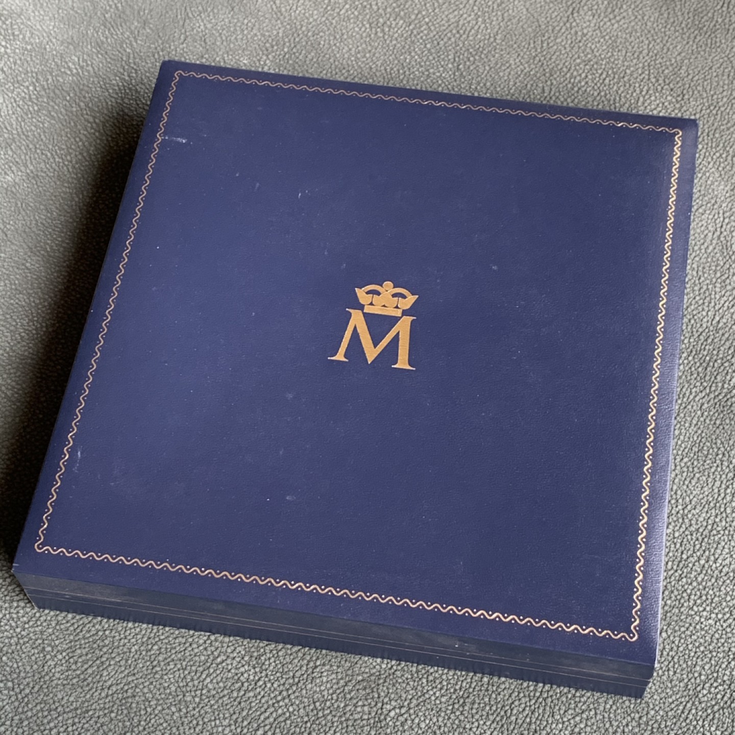 《竞宝斋》第140场-周日，周一，周四 3拍 (全场包邮) 西班牙2001年 最后一套比塞塔试铸银币 普通的小面值都是铜镍币 原盒证书 可以分拆评级卖 非常罕见