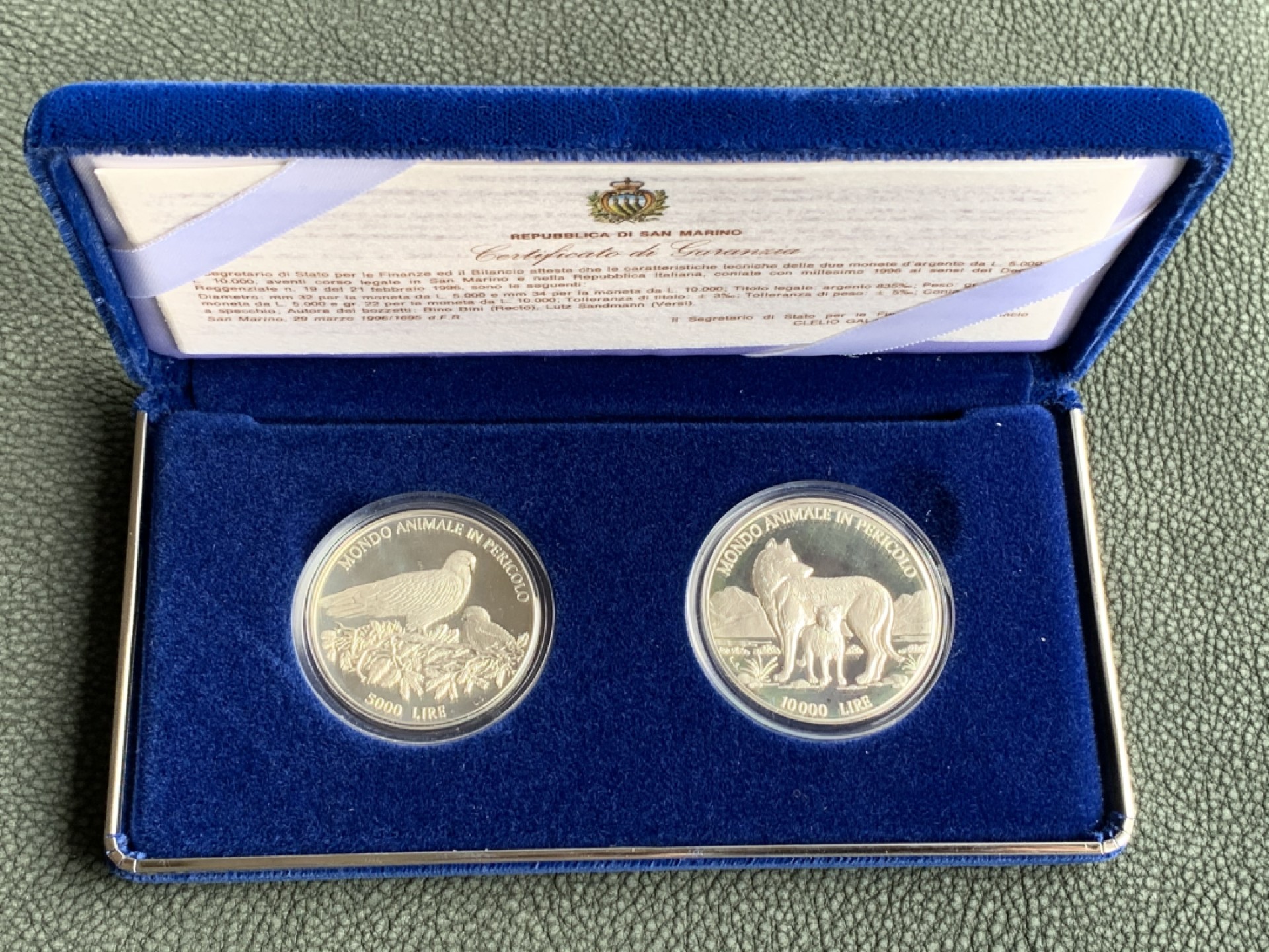 《竞宝斋》第140场-周日，周一，周四 3拍 (全场包邮) 圣马力诺1996年 动物系列5000/10000里拉 精制银币 原盒证书 非常漂亮