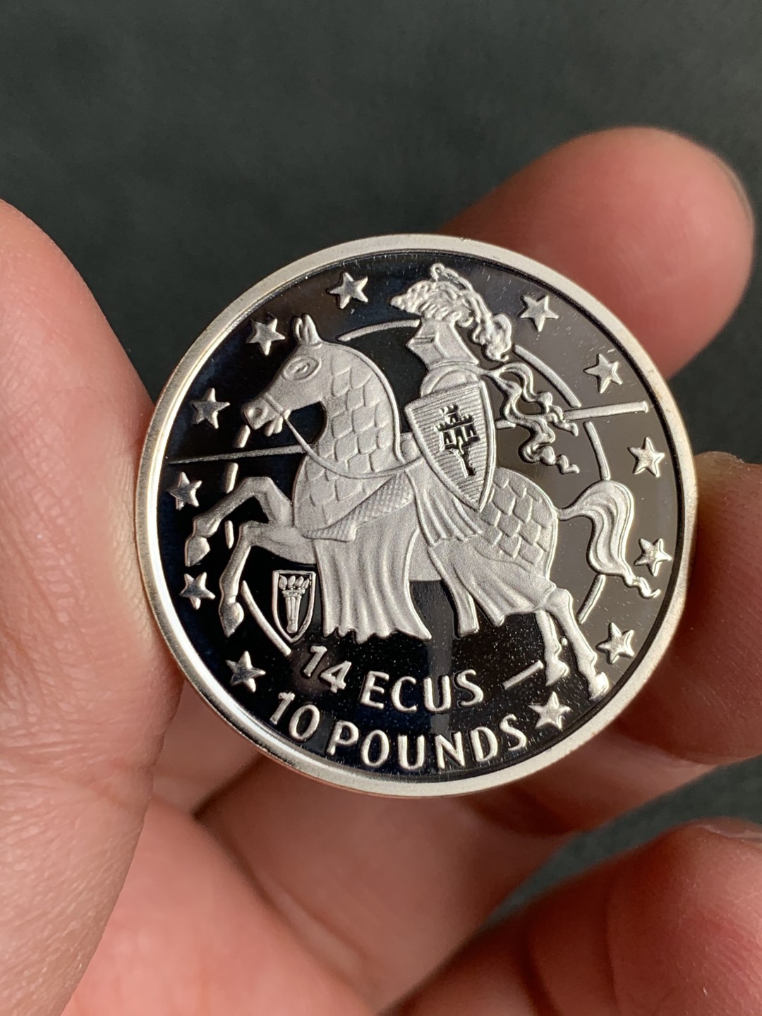 《竞宝斋》第140场-周日，周一，周四 3拍 (全场包邮) 直布罗陀1992年 骑士 14ECUS/10镑银币 红盒子证书