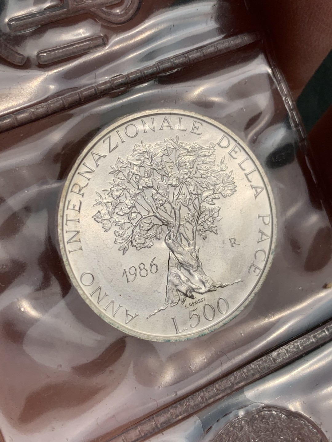 《竞宝斋》第140场-周日，周一，周四 3拍 (全场包邮) 意大利 1986年 世界和平纪念 500里拉银币 原封装