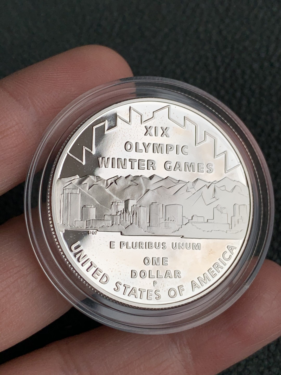 《竞宝斋》第140场-周日，周一，周四 3拍 (全场包邮) 美国2002年 1美元精制大银币 