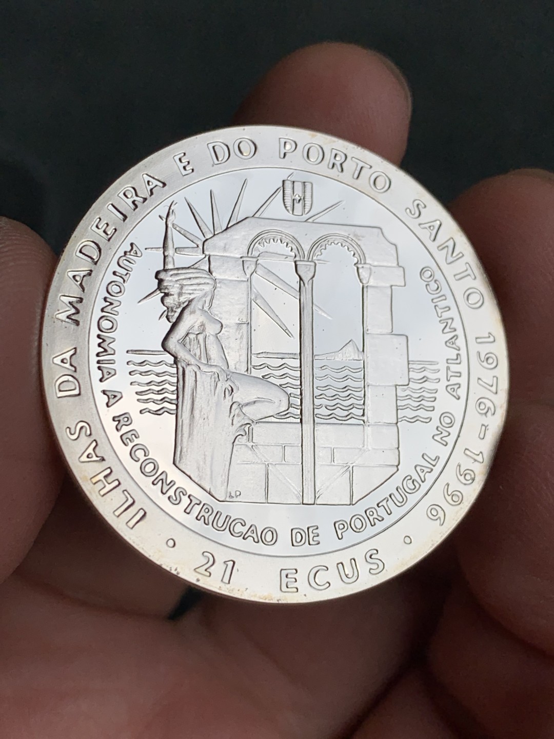 《竞宝斋》第140场-周日，周一，周四 3拍 (全场包邮) 马德拉岛 1994年 美人日出图 21ECU精制银币 红盒子带证书